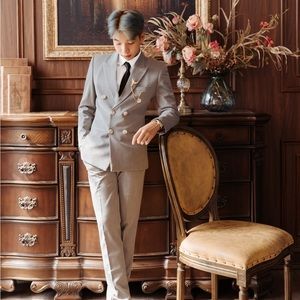 Meet your Posher, Hoàng